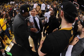 KAIYUN-蒂姆重要时刻大比分获胜，塞尔维亚队带队取胜！引发球迷热议(塞尔维亚队足球)