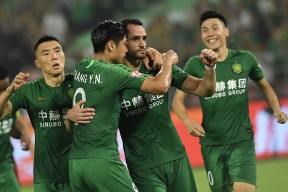 KAIYUN-冲浪赛场再起风云：闽南赤兔队火力全开江畔火箭队，新援首秀制胜禁区内连续解围的简单介绍