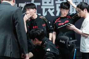 开云-Rookie在FPX比赛中绝杀，出色防守引发热议！的简单介绍